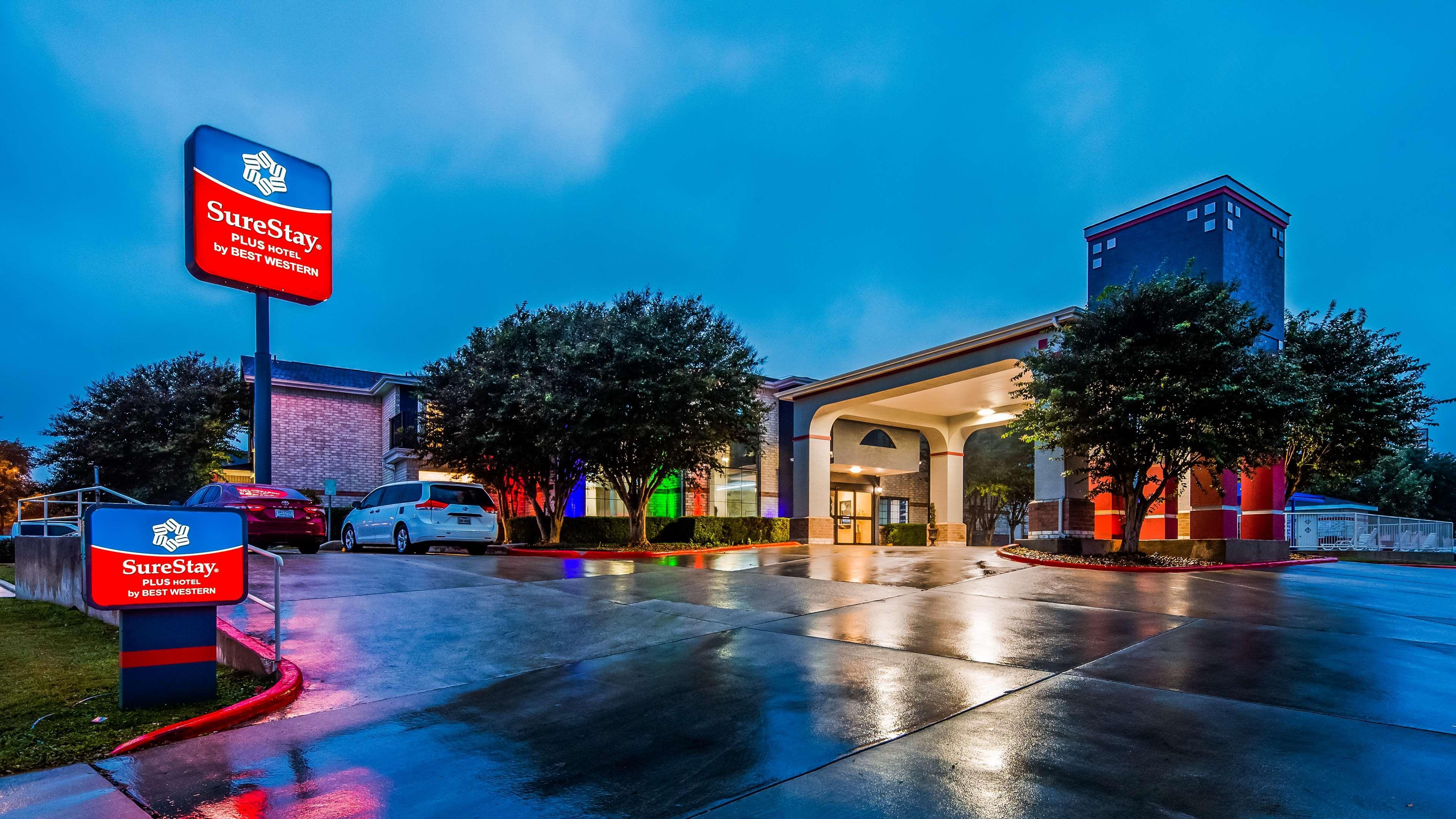 Surestay Plus By Best Western San Antonio Airport Exterior photo