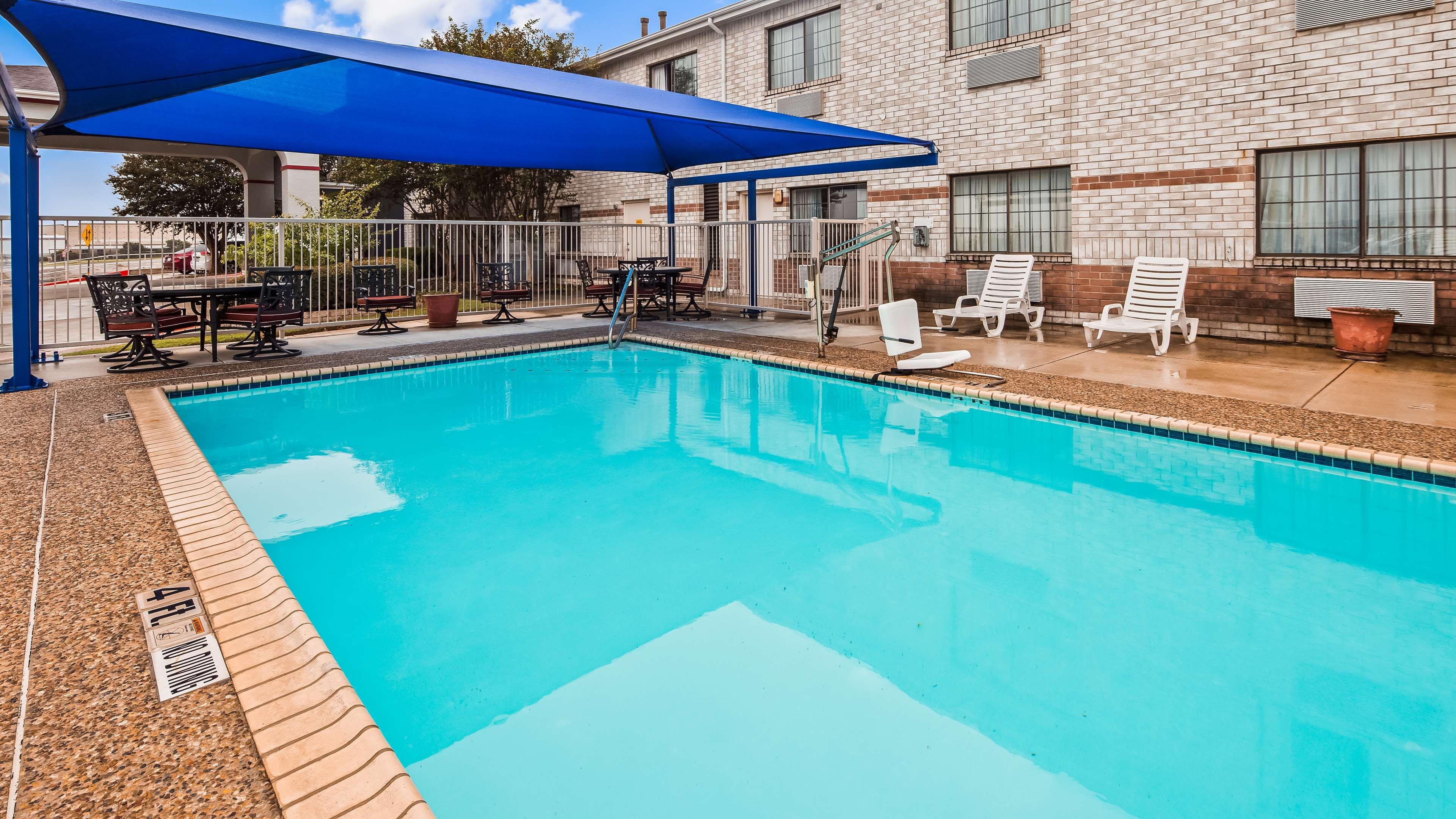 Surestay Plus By Best Western San Antonio Airport Exterior photo