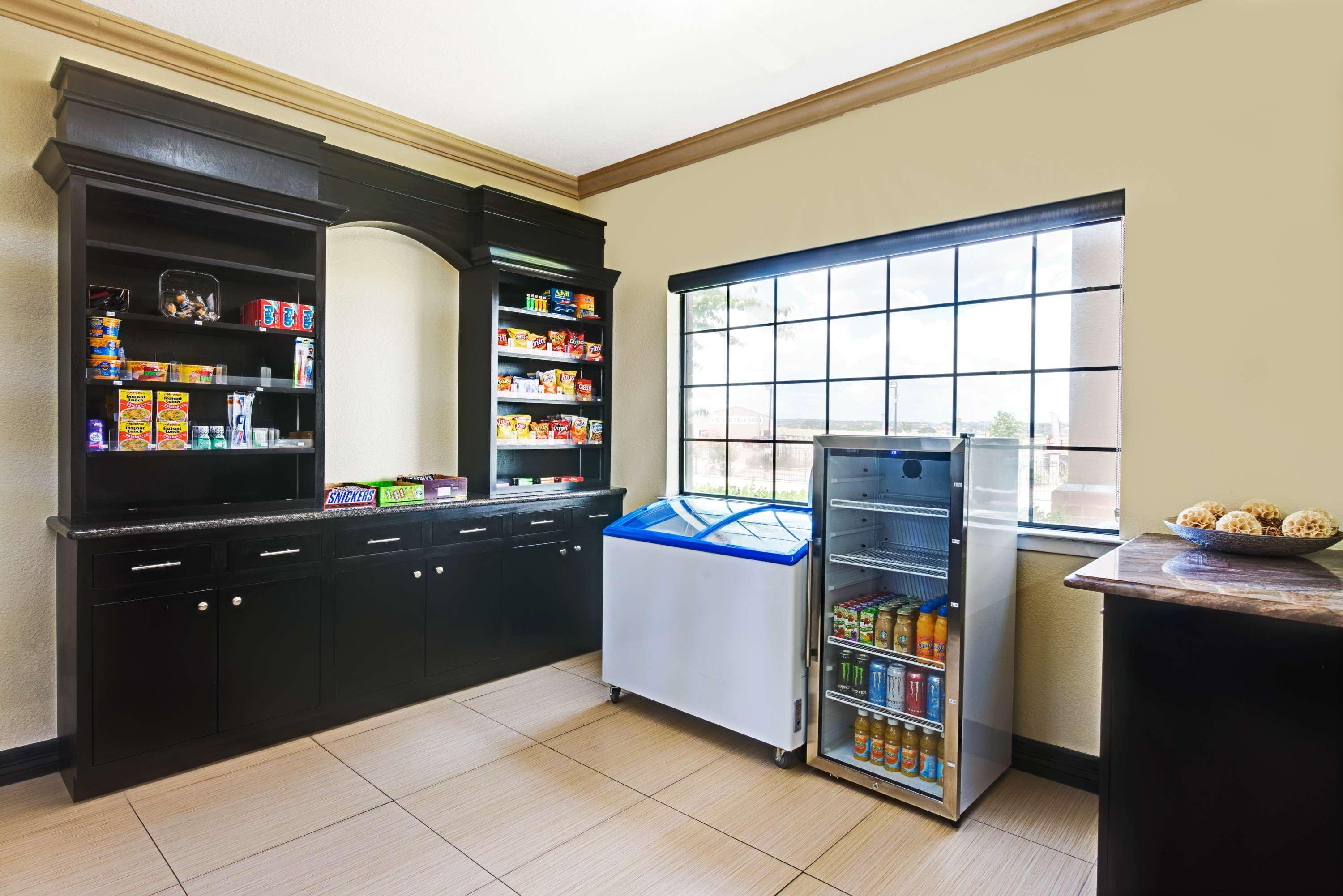 Surestay Plus By Best Western San Antonio Airport Exterior photo